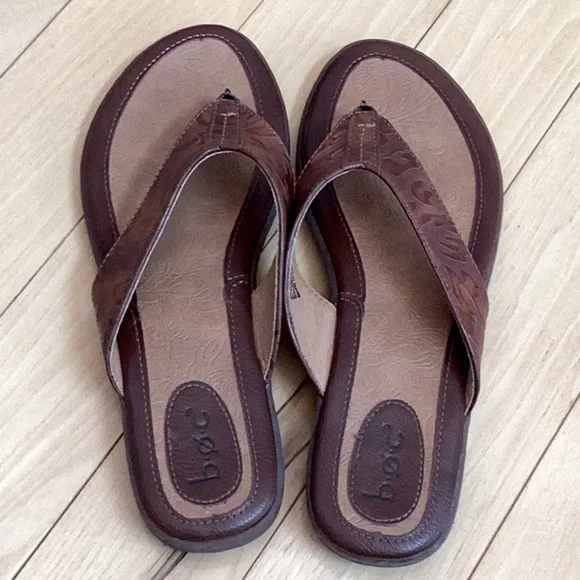 b.o.c. Brown flip flops. Women’s Size 9 - Picture 2 of 15